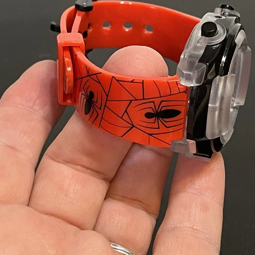 Marvel Spiderman Watch Kids Youth Red Band Plastic Needs Battery Digital Time